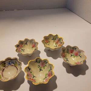 Japan Vintage Footed hand painted and Design Bowl Gilding 2-2/3 wide 5 pieces